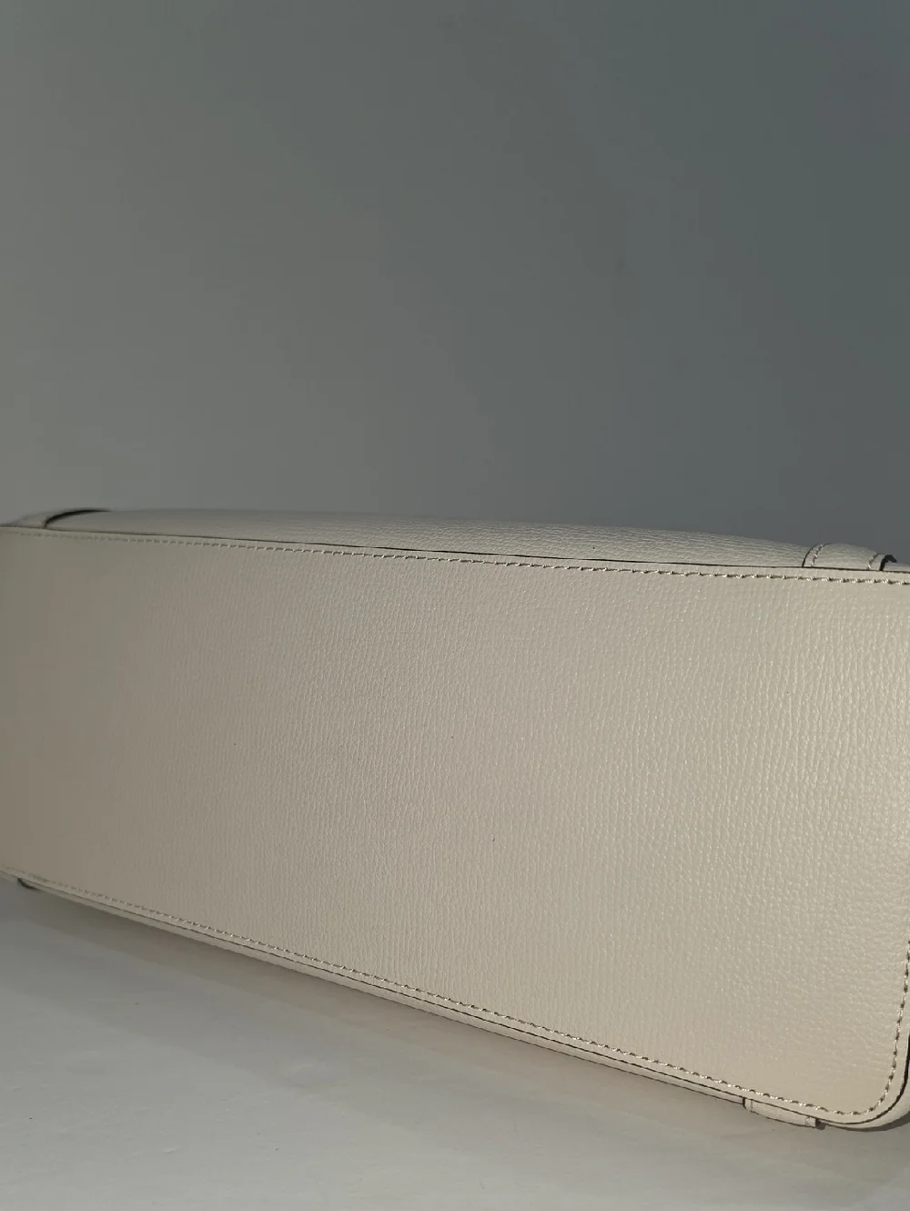 NWT ✅ KATE SPADE  CARA LARGE LEATHER TOTE in PARCHMENT  KF639 ⭐ NWT